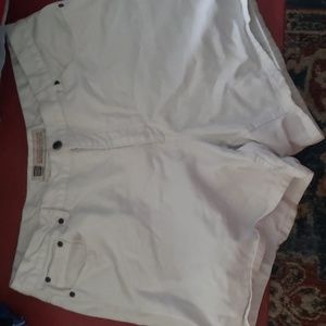 Faded glory size 18 white shorts